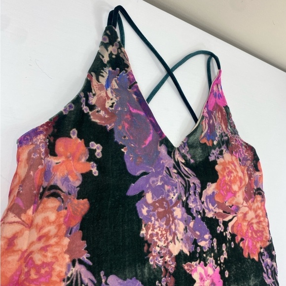 OnTwelfth Women’s Fully Lined Floral Velvet Burnout Strappy Tank Camisole Sz L‎ - Picture 9 of 16